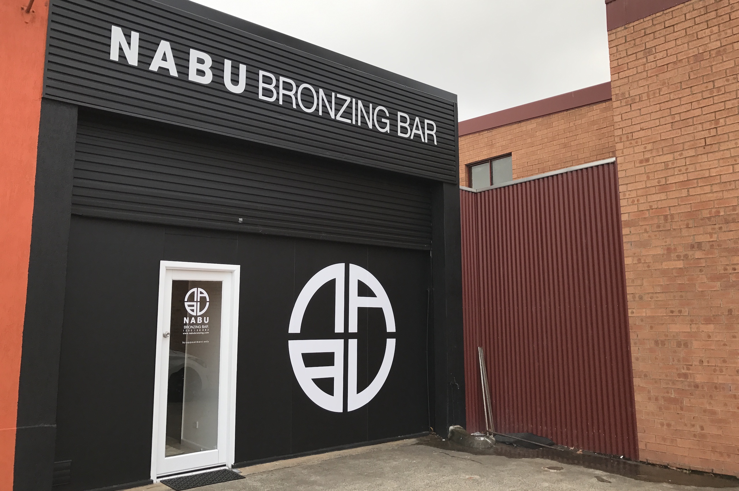Shop Signs - NABU Bronzing Bar